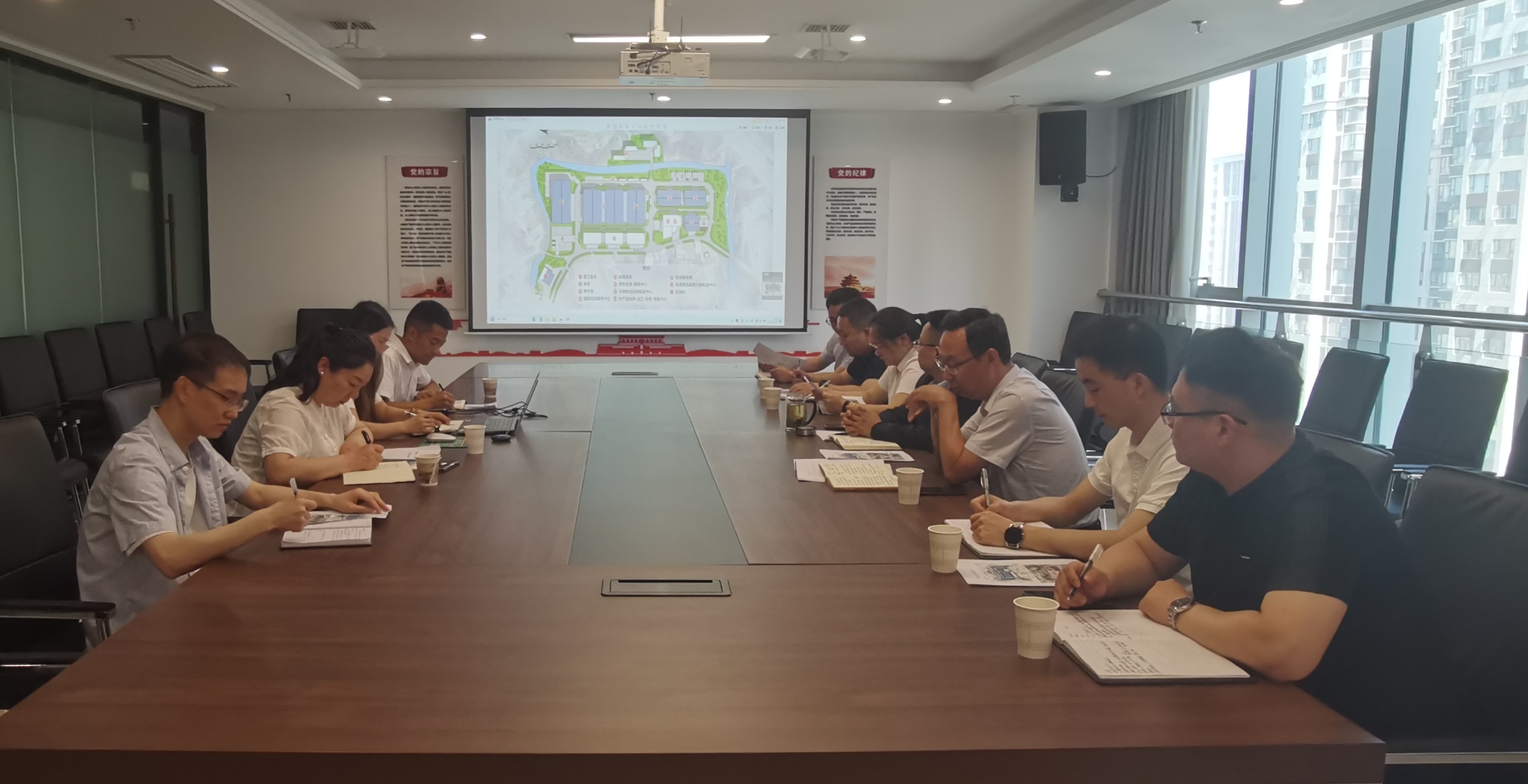 安物投公司與長安大學(xué)規(guī)劃設(shè)計院、嵐皋秦巴惠物流公司開展項目研討會